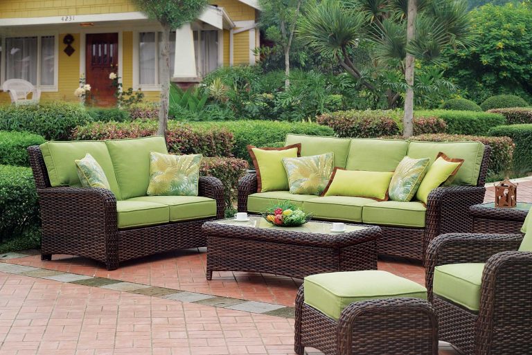 7 Design Tips for Styling Your Outdoor Wicker Furniture with New Cushions