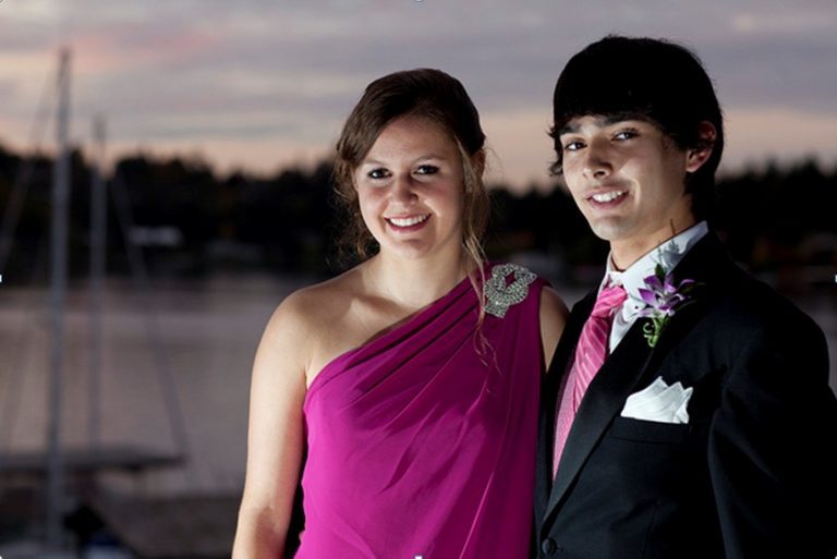 Tips For Perfecting Your Daughter’s Make-Up for Prom Night