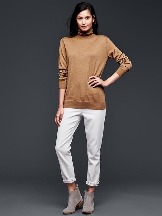 7 Fall Colors You Should Be Wearing Right Now