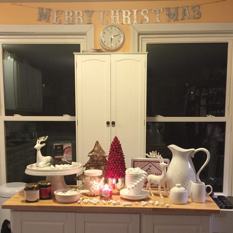 Holiday Decorating for Maximum Impact With Minimal Effort #TargetStyle #ad