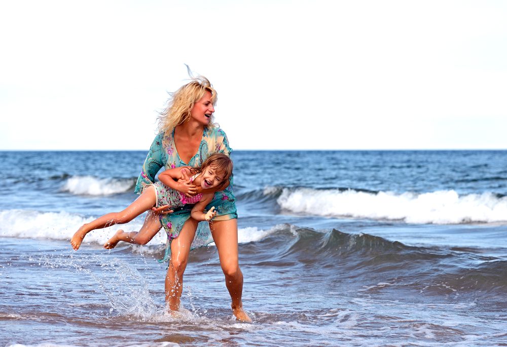 Budget Friendly Beach Style For Moms