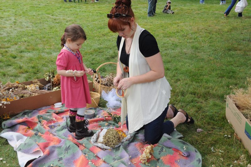 Inexpensive Art Projects for You and Your Child