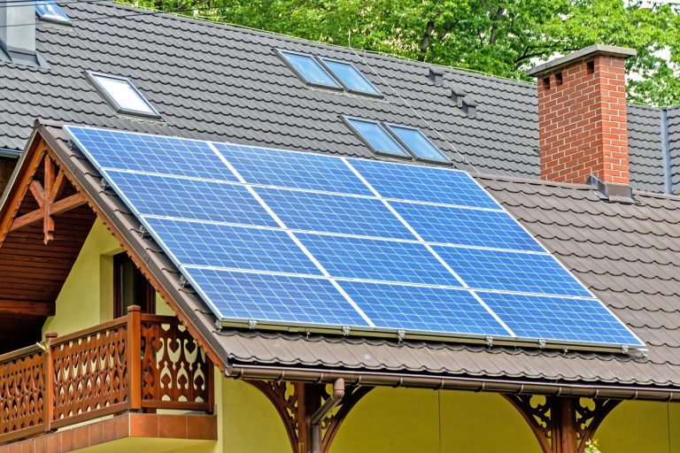 4 Reasons You Should Switch To Solar Power