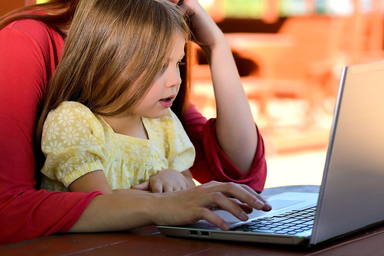 Top 3 Online Safety Tips Every Mom Must Know