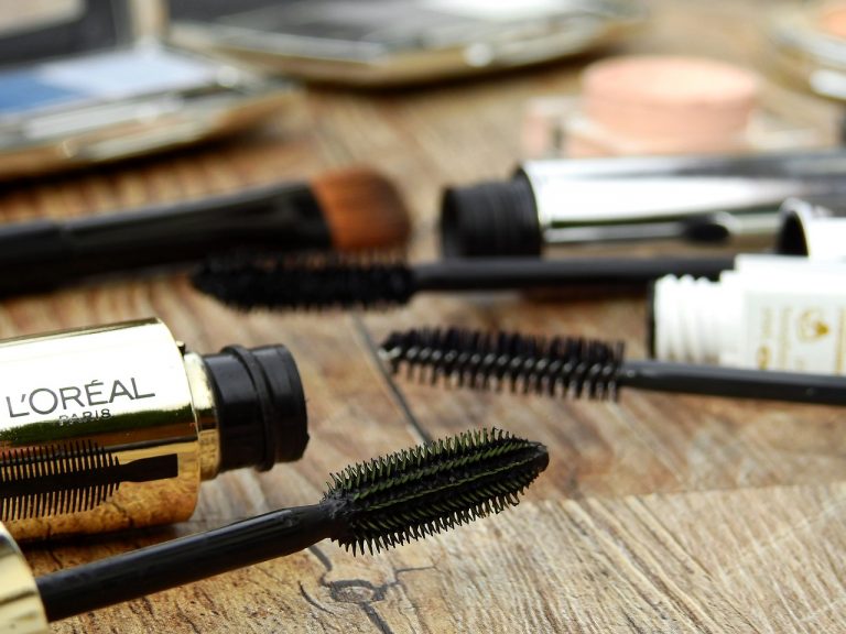 How To Avoid Horrible Infections From Old, Dirty Makeup