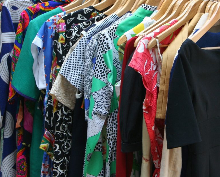 4 Places You Can Sell Used Clothes Online