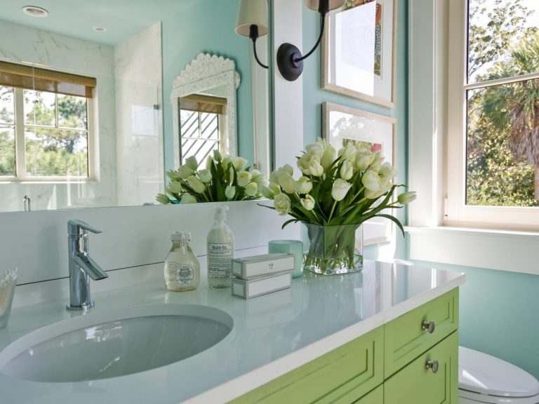 4 Tips For Redecorating Your Bathroom