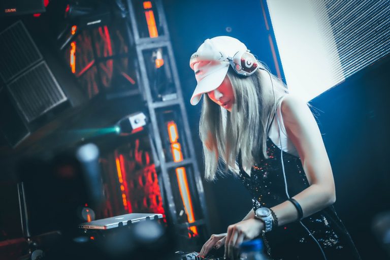 Hiring an Amateur DJ for Your Event: A Recipe for Disaster!