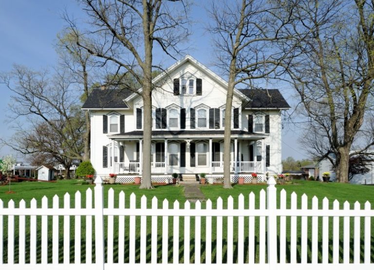 Big-family-house-with-a-white-picket-fence- • The Fashionable Housewife