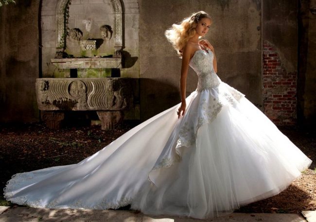 wedding gown