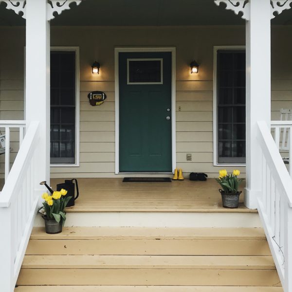 4 Tips For Improving Your Home's Curb Appeal
