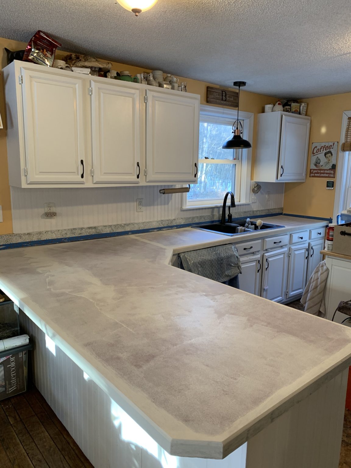 How To Paint Laminate Countertops with Daich SpreadStone Countertop Paint • The Fashionable